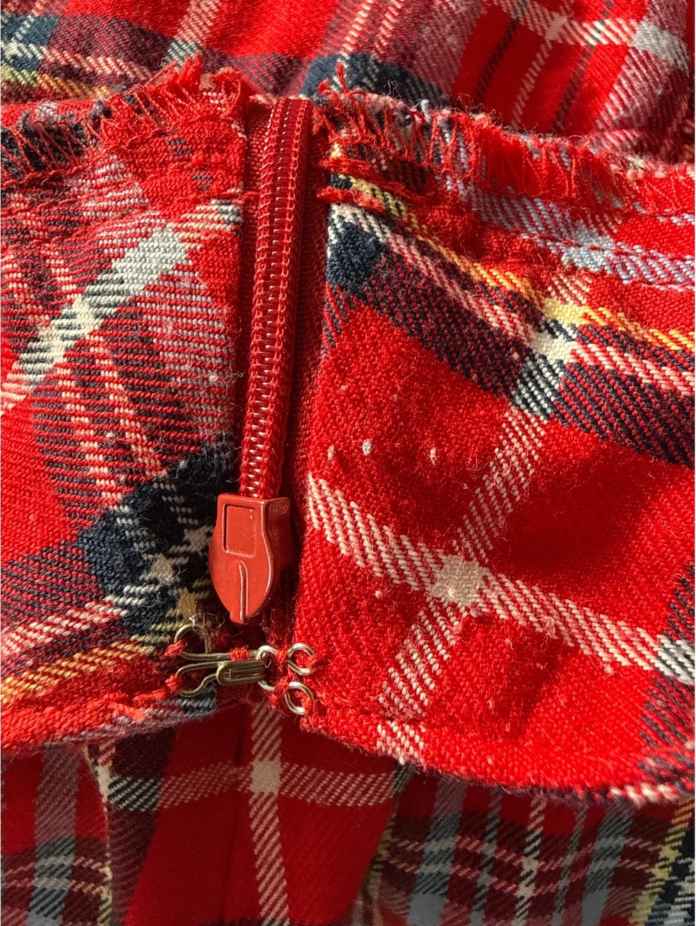 Vintage Y2K Abercrombie & Fitch Red Plaid Pleated Mini Skirt Size 6 - Picture 6 of 9